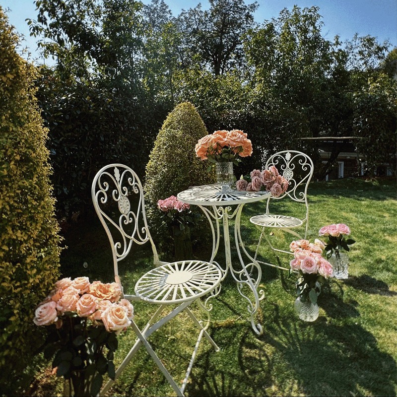 프랑스 빈티지 철제 테이블 및 의자, 속이 빈 카페 정 - Outdoor Furniture Arhaus 리뷰 및 가격